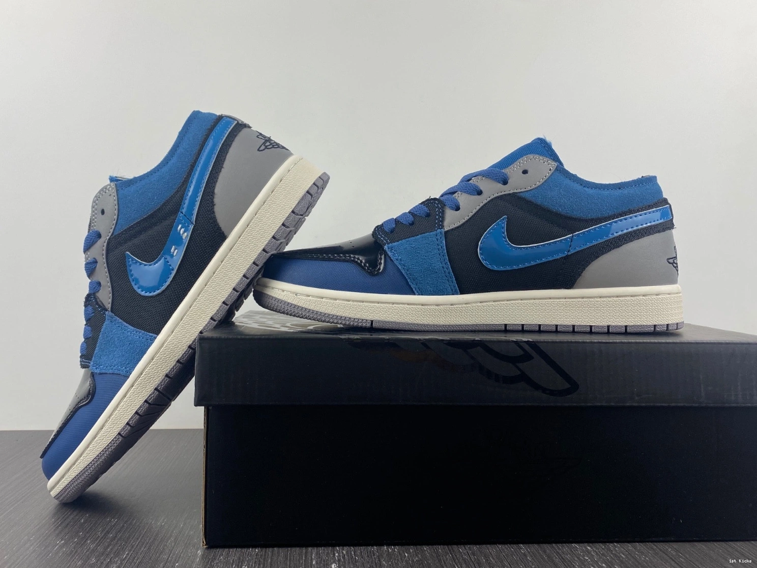 DR8867-400 Jordan Air Navy 1 Low Craft 0412